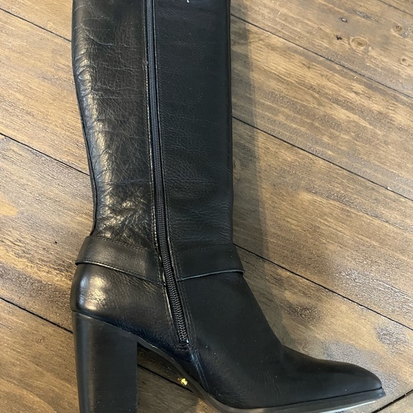 Ralph Lauren black heeled boots. - Picture 3 of 8